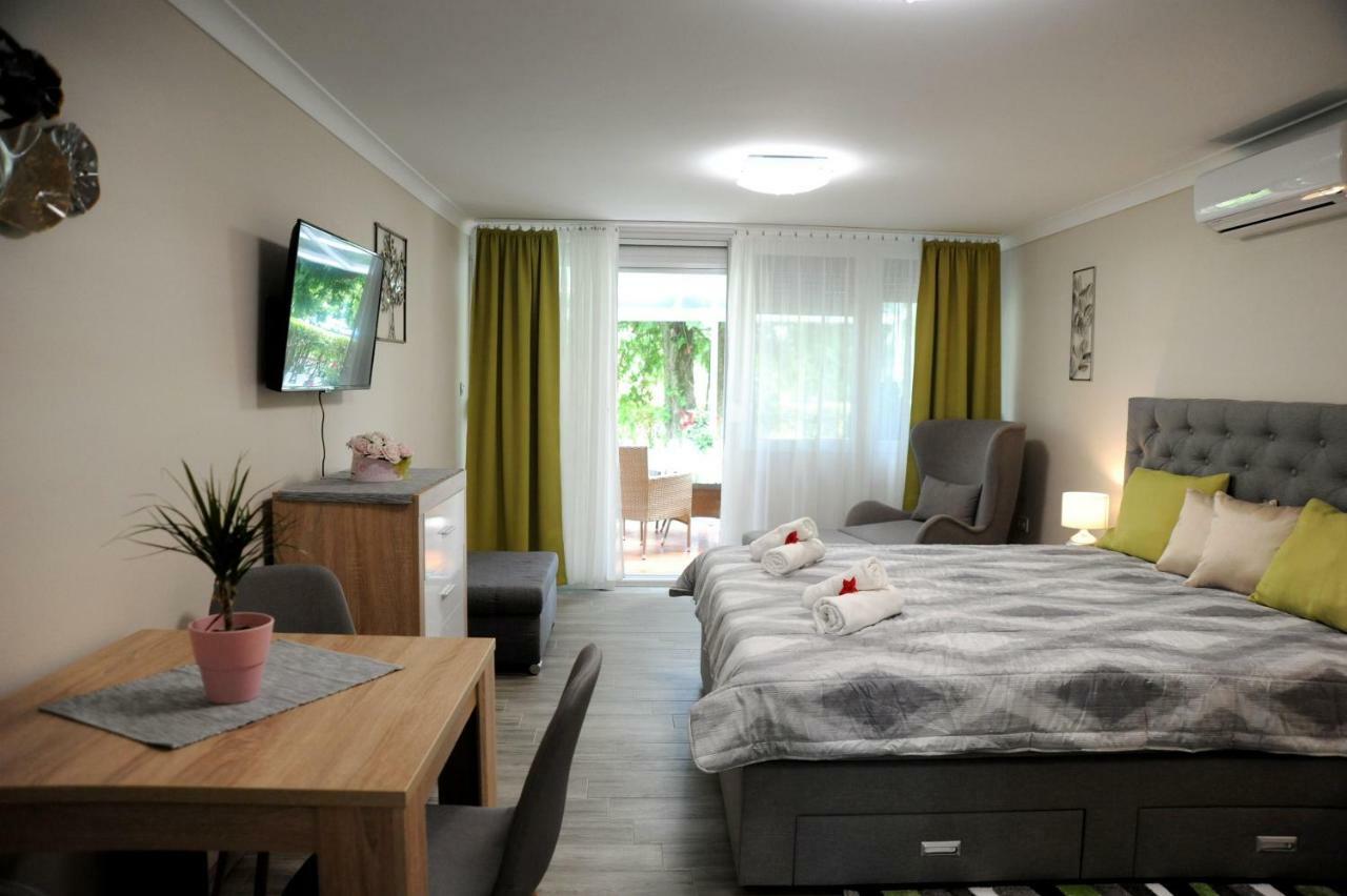 Judit Apartman Dombovar-Gunaras Luaran gambar